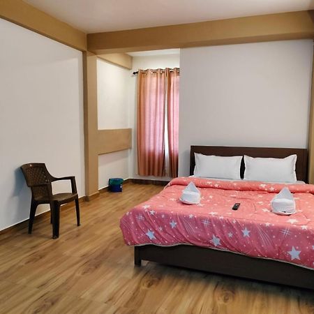 Aroma Inn 西隆 外观 照片