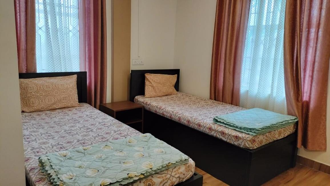 Aroma Inn 西隆 外观 照片