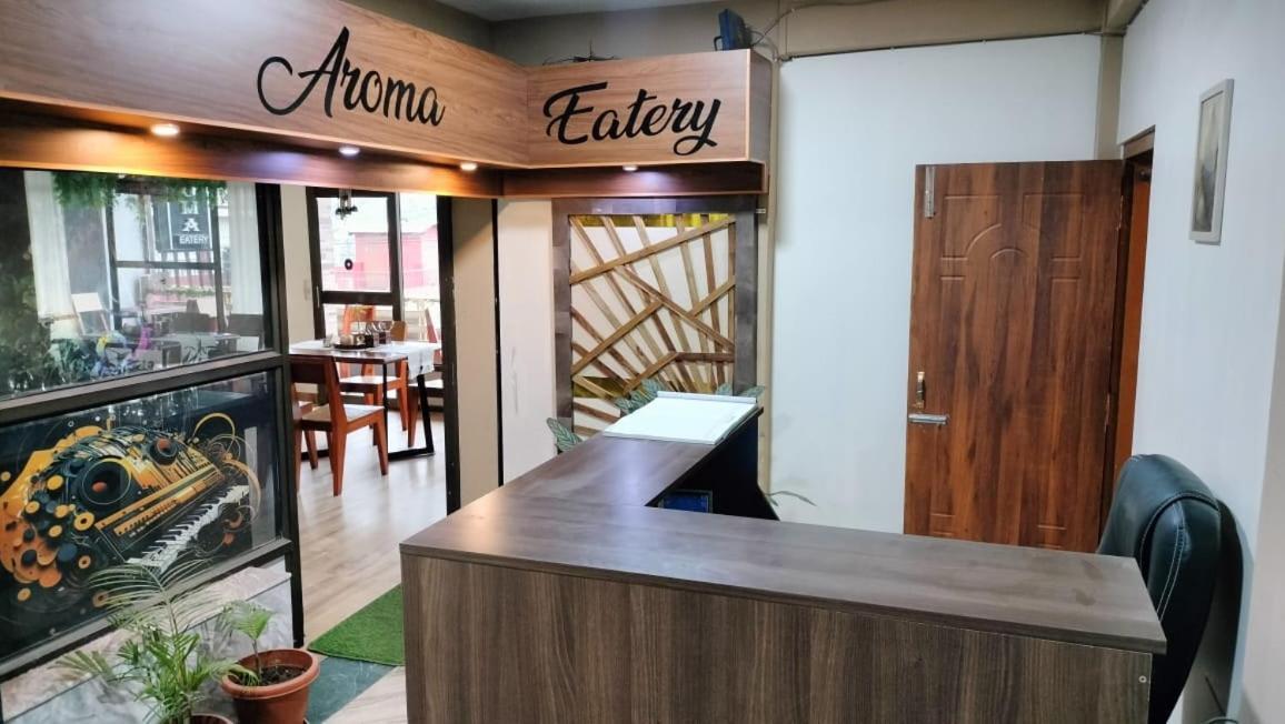 Aroma Inn 西隆 外观 照片