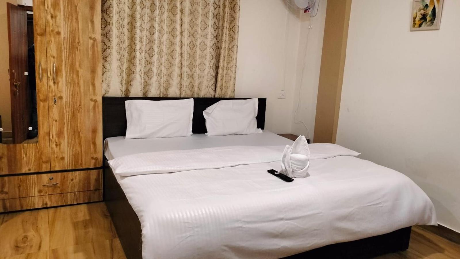 Aroma Inn 西隆 外观 照片