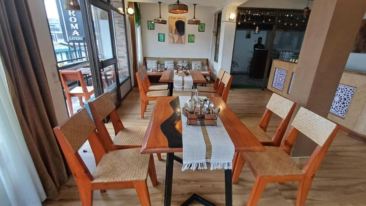 Aroma Inn 西隆 外观 照片