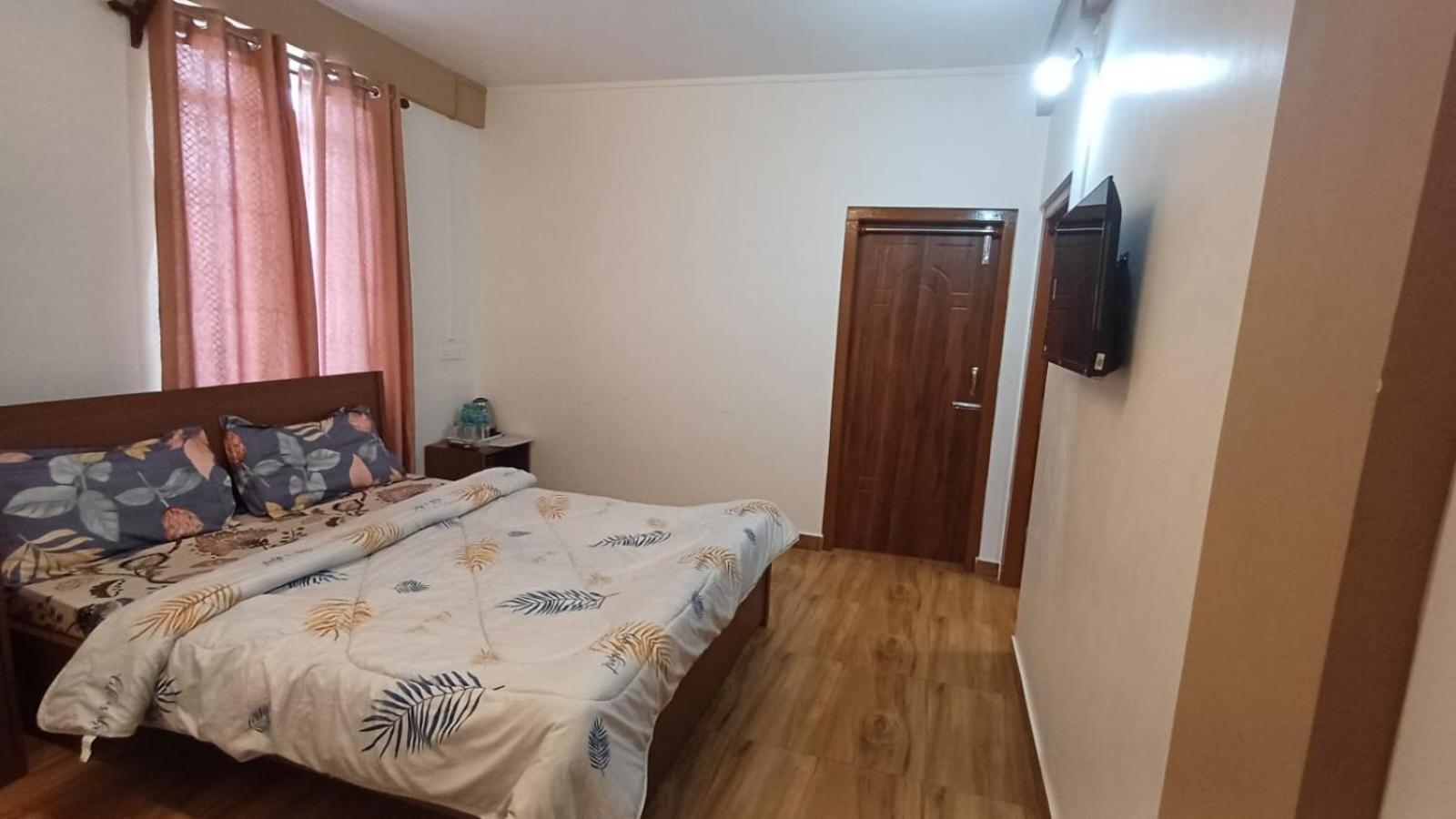 Aroma Inn 西隆 外观 照片