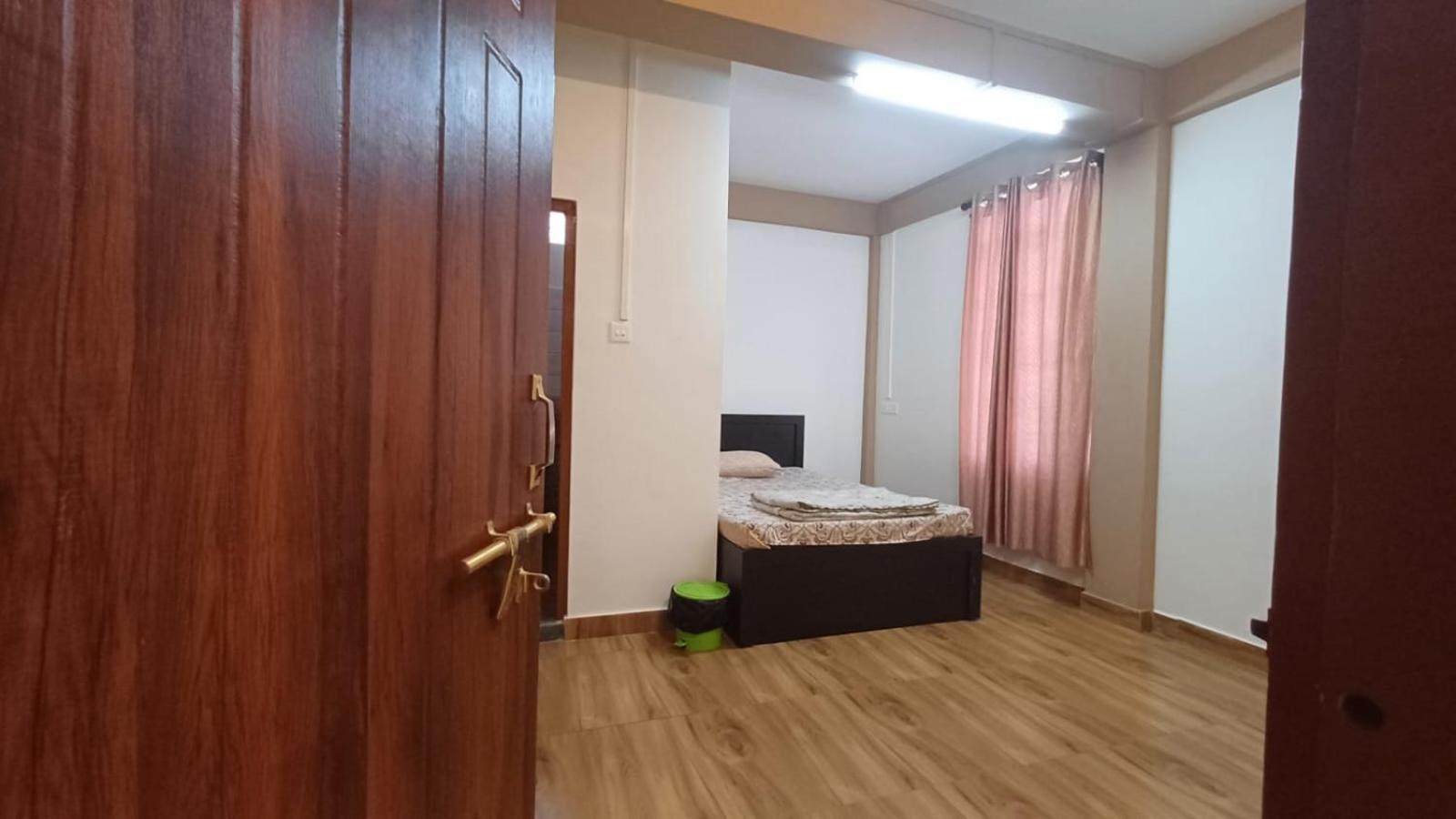 Aroma Inn 西隆 外观 照片