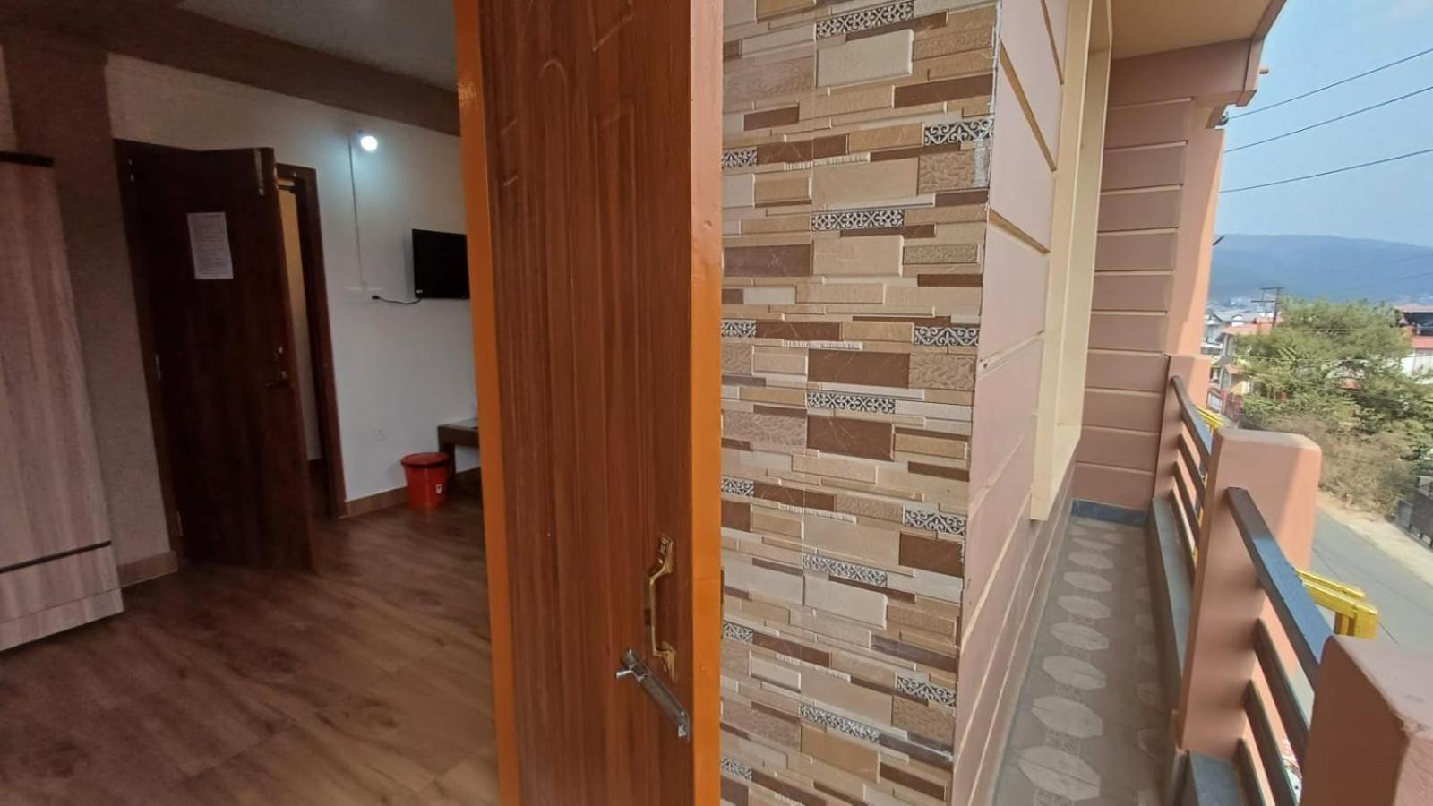 Aroma Inn 西隆 外观 照片