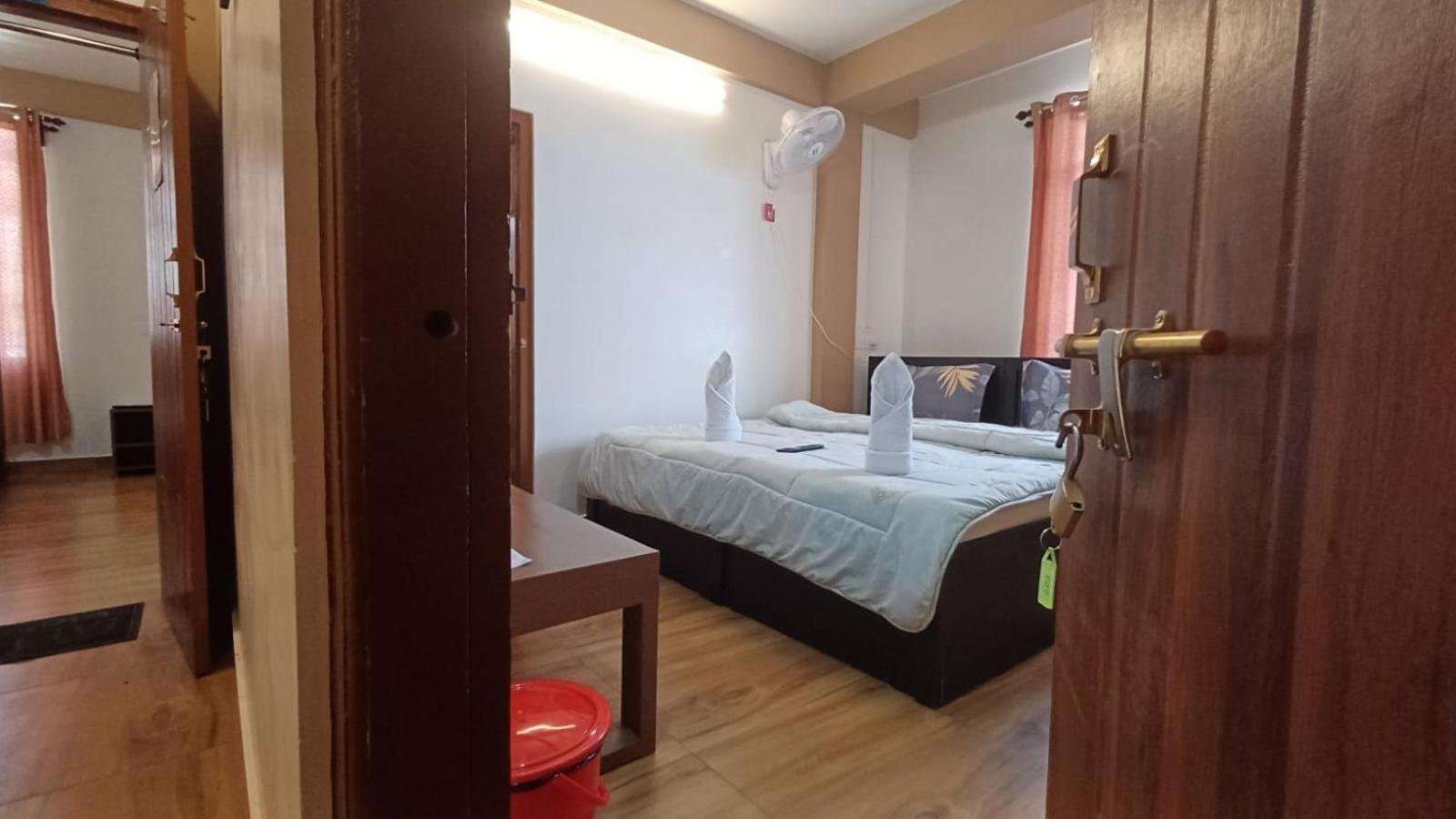 Aroma Inn 西隆 外观 照片