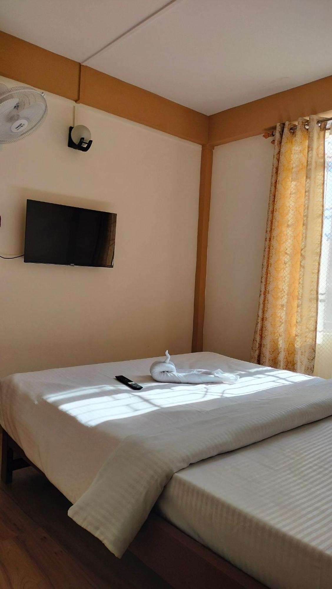 Aroma Inn 西隆 外观 照片