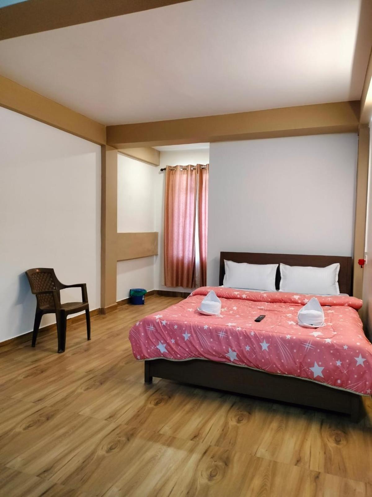 Aroma Inn 西隆 外观 照片